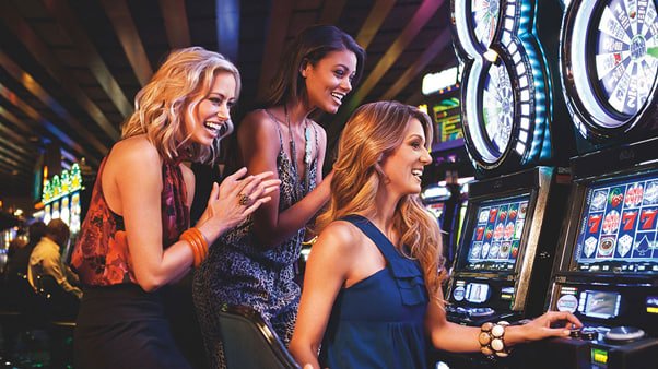 manaloplay sports betting page displaying basketball and football match listings